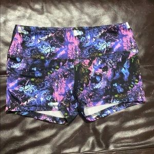 Fleo shorts size L